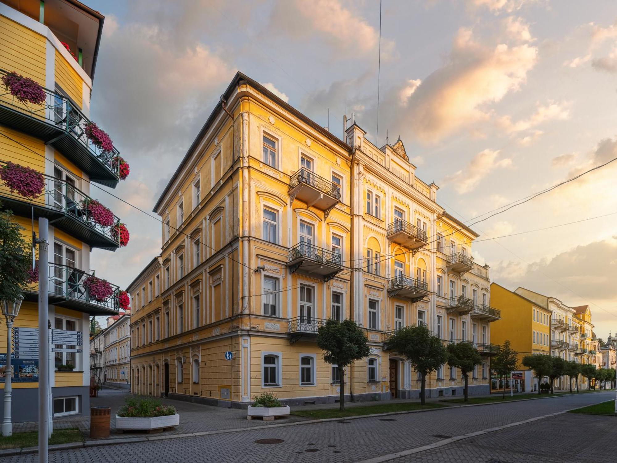 Otava - Vedlejsi Budova Frantiskovy Lazne Exterior photo
